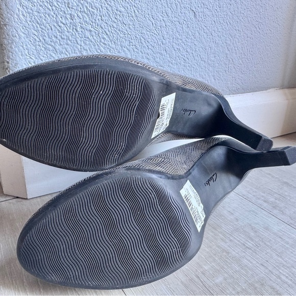Clarks Pump 8.5 Gray Python - Picture 4 of 4